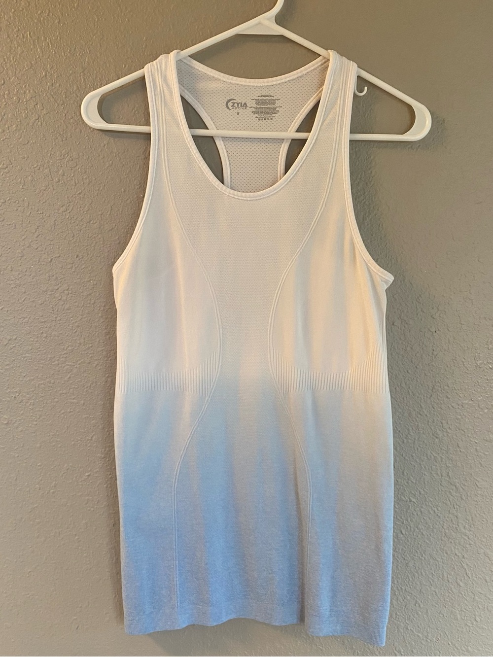 ZYIA Active Sky Ombre Racerback Seamless Tank | Size Small